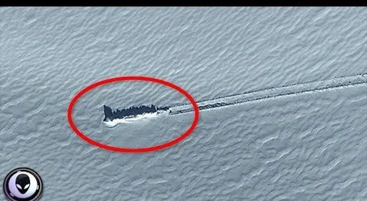 Encuentran una 'megaciudad' en Antártida y ahora una nave espacial? 