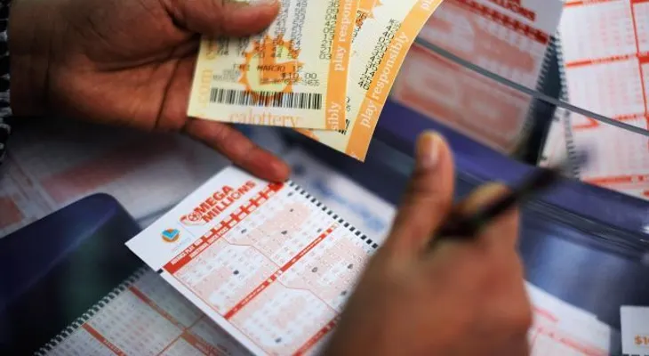 Dos boletos ganan lotería de 400 millones de dólares 