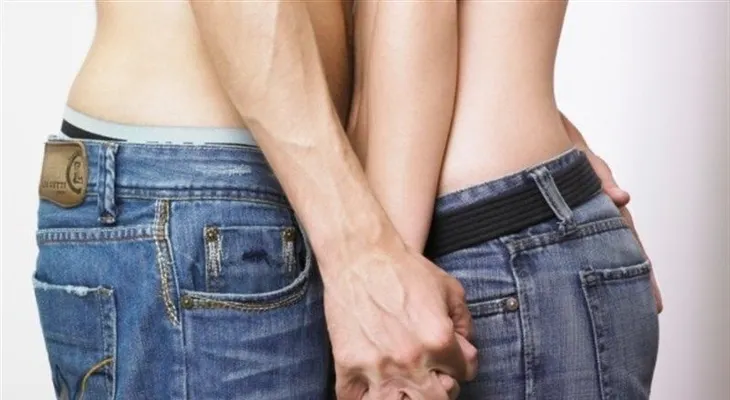 Las LADILLAS afectan a hombres y mujeres durante la relación; la depilación genital puede ayudar 
