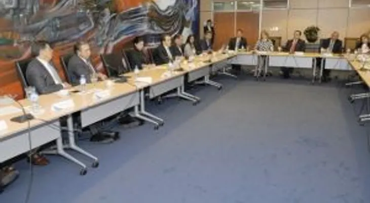 Gobernador Banco Central se reúne con la nueva directiva de ACOPROVI