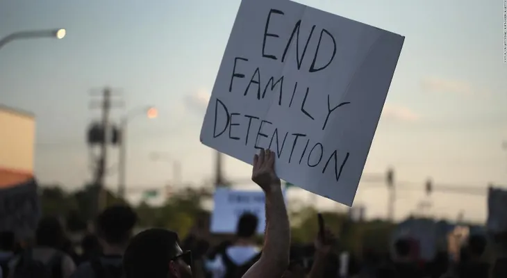¿Qué pasa con las familias de inmigrantes aún separadas en EE.UU. y qué sigue después?