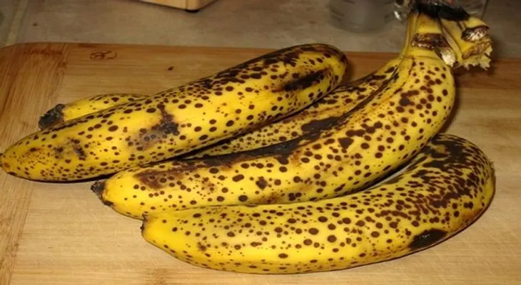 Qué le sucede al cuerpo después de comer plátanos con manchas negras INCREIBLE! ¡A comer sin culpa!  