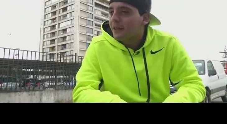 Un hombre cae de un piso 17, pero increiblemente vive para contarlo 