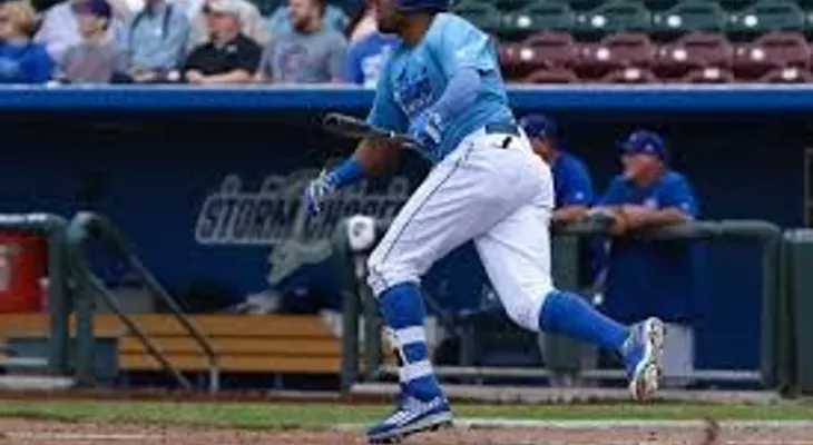 Licey derrota 6-5 a los Leones con sencillo de Jorge Bonifacio en el décimo episodio
