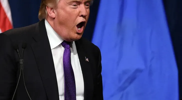 Acusaciones de fraude contra la Universidad Trump se convierten en un asunto de campaña