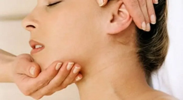 3 formas de disminuir la papada y tonificar el cuello