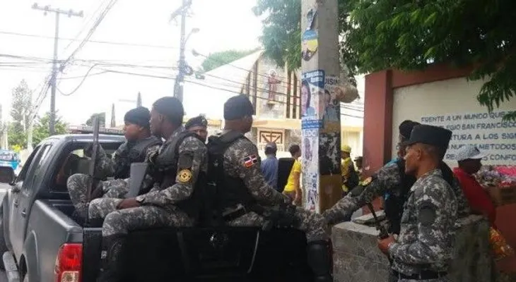 Militares vigilan lugar donde excandidatos ofrecerán rueda de prensa