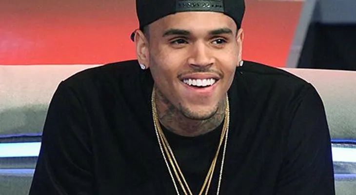 Envían a la cárcel a Chris Brown