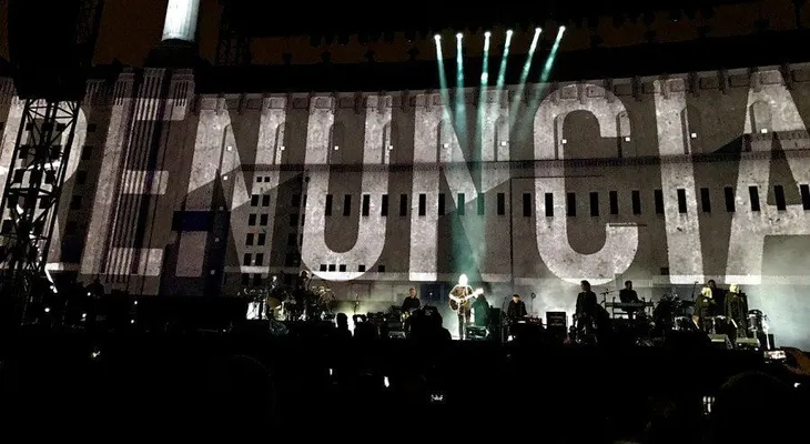 Roger Waters en México: "¿Dónde están los desaparecidos, señor presidente?"