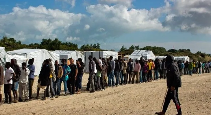 El Reino Unido prevé penas de cárcel por alquilar casas a inmigrantes irregulares