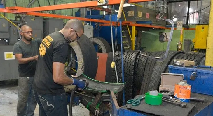 Importación de gomas usadas le corta el paso a las recauchadoras de RD