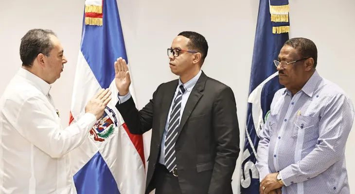 SNS juramenta nuevo director Hospital Municipal de Boca Chica