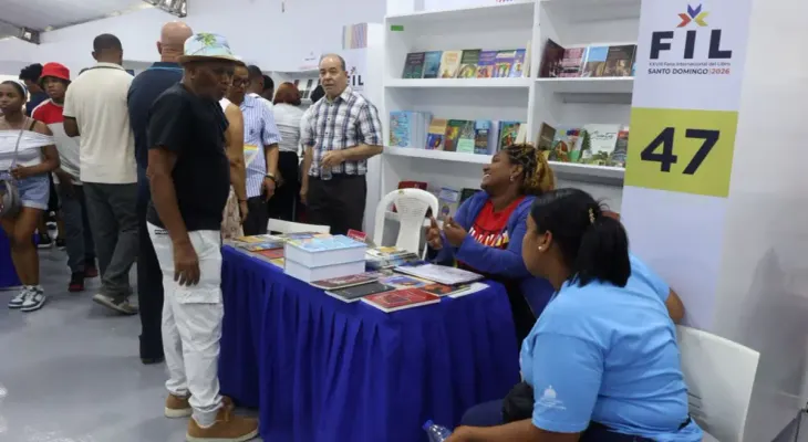Visitantes de la Feria del Libro Santo Domingo destacan oferta editorial y llaman a la población a participar