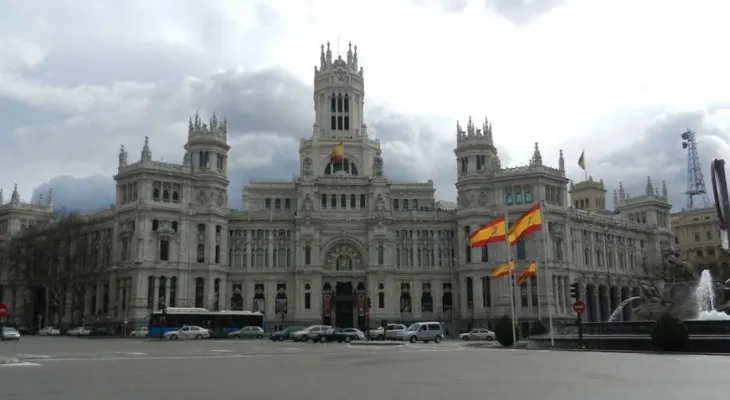 Investigan a excúpula de Banco España por salida irregular a bolsa de Bankia