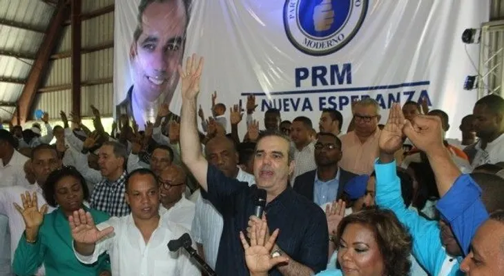 Presidente y regidora del PRD en Santo Domingo Norte renuncian y apoyan a Abinader