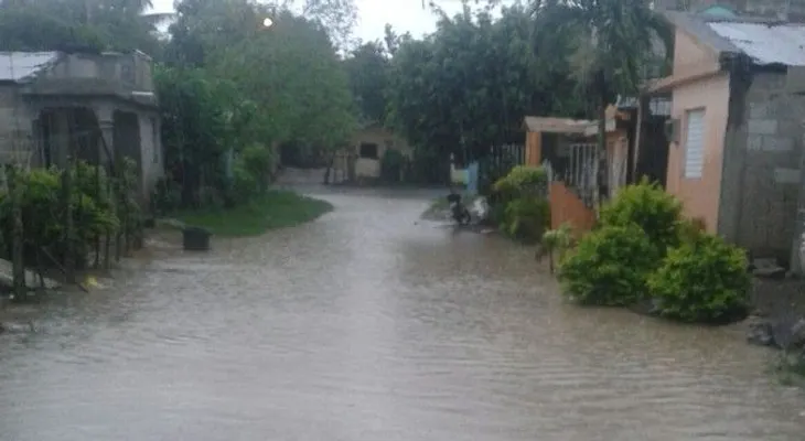 María se aleja lentamente de RD; lluvias seguirán hasta el domingo; descontinúan avisos de huracán y tormenta 