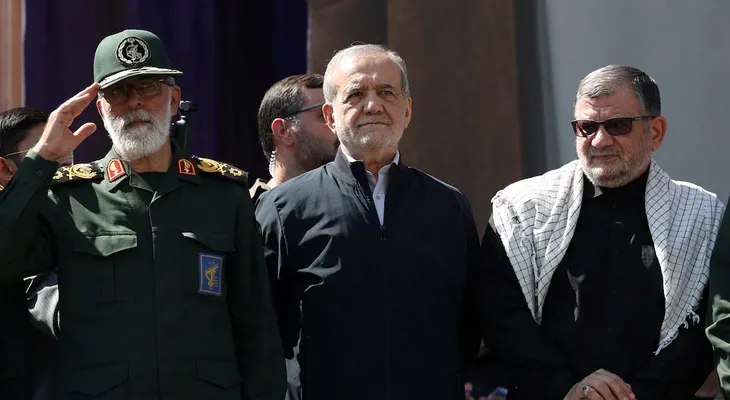 Pezeshkian condiciona el diálogo con EE. UU. al levantamiento de sanciones y descarta negociar bajo presión