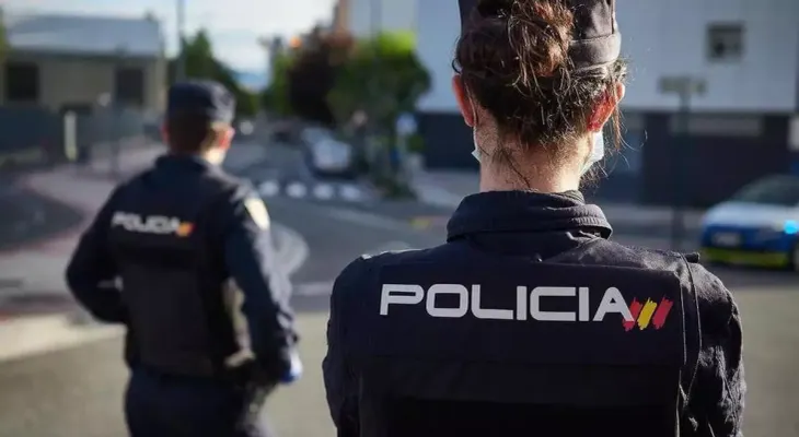 Detienen 20 por comprar títulos académicos españoles falsificados en República Dominicana