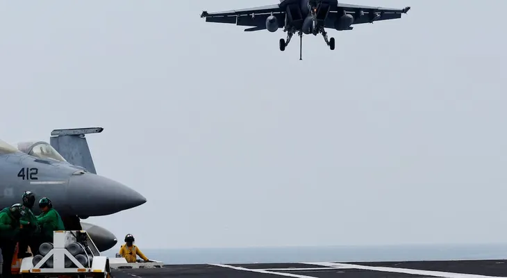 Estados Unidos lanza nuevos ataques contra la Guardia Revolucionaria de Irán en el estrecho de Ormuz