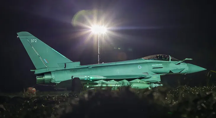 Reino Unido enviará cazas Typhoon y asesores militares a Arabia Saudita para frenar ataques hutíes