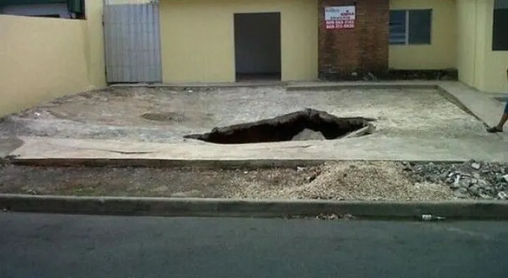 Se desploma parqueo en Los Prados