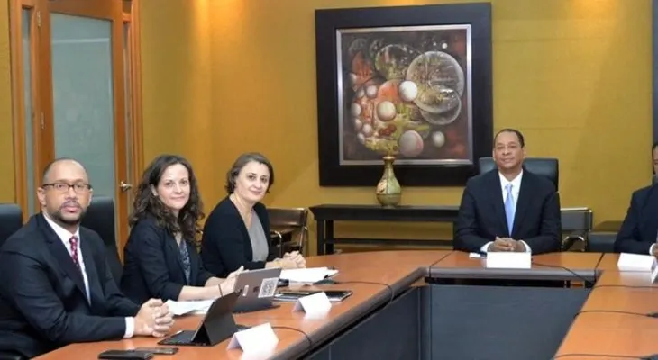 Misión FMI analiza desempeño del Sistema Financiero con el superintendente de Bancos