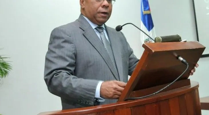 Presidente del Tribunal Constitucional pide enseñar valores patrios en las escuelas