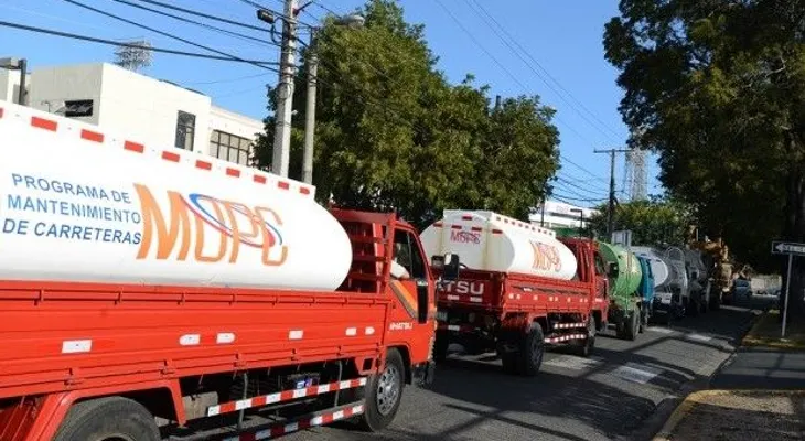 Obras Públicas despacha equipos de socorro en caso emergencia por Danny