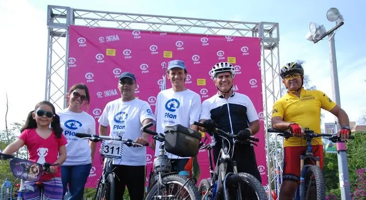 Cientos de personas pedalean contra el abuso infantil en la República Dominicana 