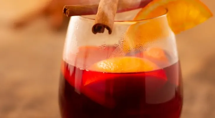 Despídete de la dieta con el agua de Jamaica: Conoce sus grandes beneficios