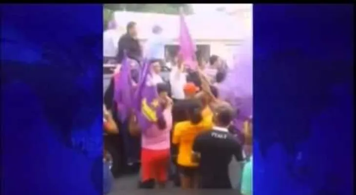 Circula VIDEO de un carterista robando a una mujer en actividad del PLD 