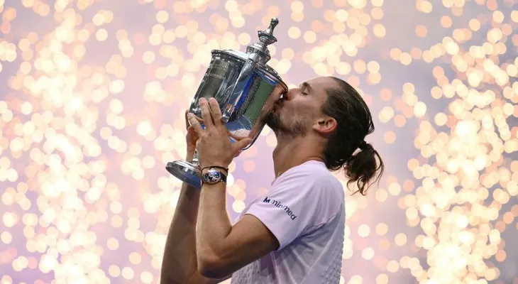 Zverev conquista el US Open al vencer a Shelton en cuatro sets