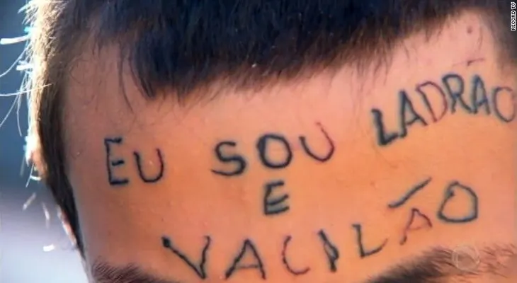 'Soy un ladrón': el texto que le tatuaron a un adolescente que presuntamente intentó robar
