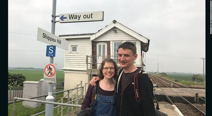 Esta pareja quiere visitar las 2.563 estaciones de tren de Gran Bretaña