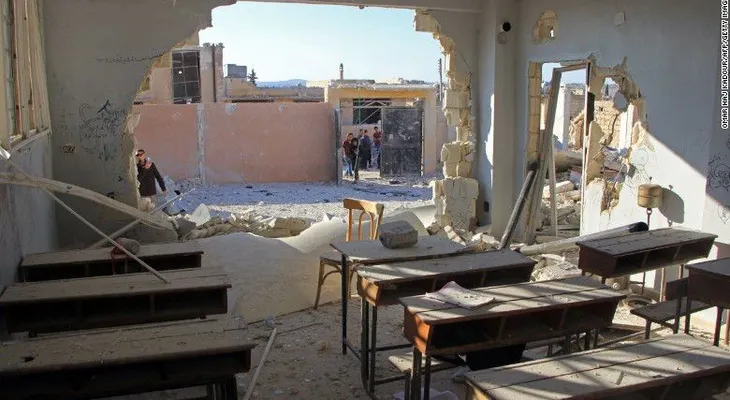 Ataque aéreo sobre una escuela en Siria mata al menos a 35 personas