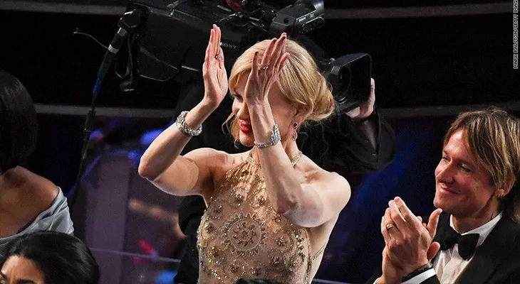 Nicole Kidman explicó por qué aplaudió así en los Oscar