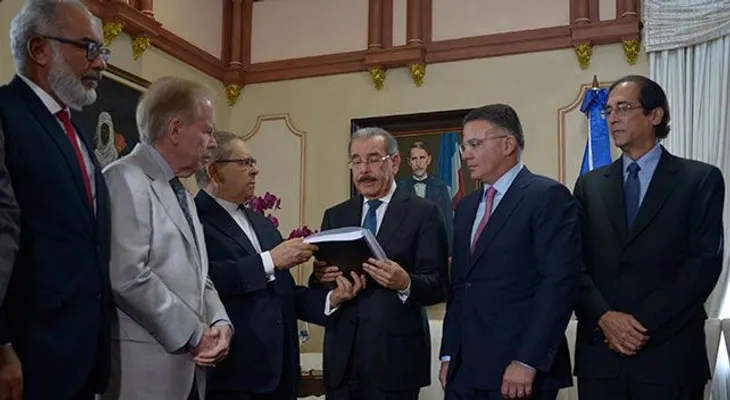 Gobierno anuncia Odebrecht concluirá obra de Punta Catalina