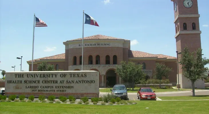Violan un 15% alumnas en Universidad de Texas; 17 de ellas por jugadores de fúfbol 