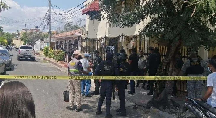 Fiscalía pide medidas de coerción contra hombre acusado de matar a su pareja y herir a su hijastro, en Alma Rosa