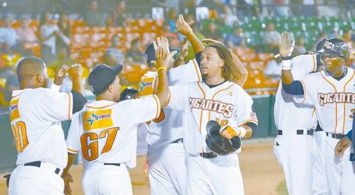 Los Gigantes propinan cuarto revés seguido  a los Leones