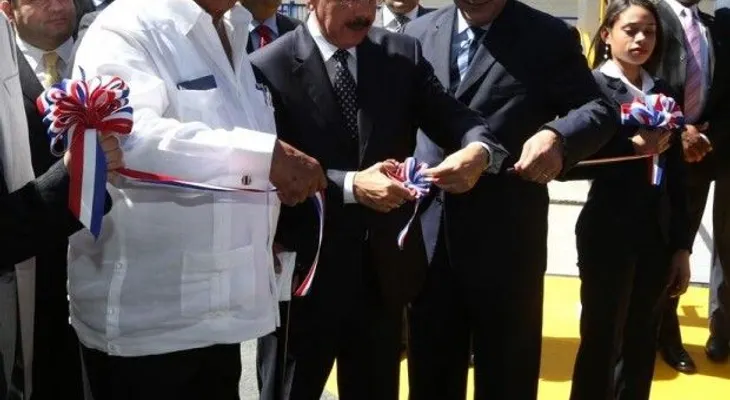 Presidente Medina inaugura sistema de parqueo computarizado