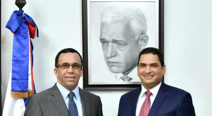 Miguel Medina sale de Educación para dirigir montaje precandidatura presidencial de Andrés Navarro 
