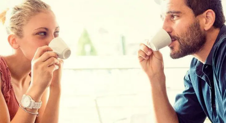 5 razones para saber si es una cita y no una salida de amigos