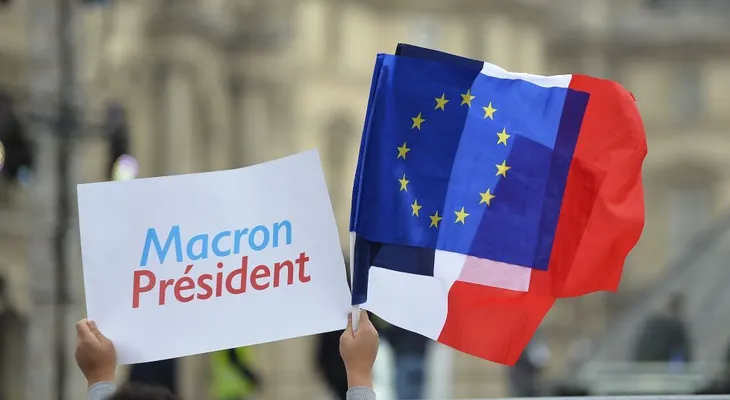 El euro sobrevivió a su prueba política más importante: las elecciones en Francia