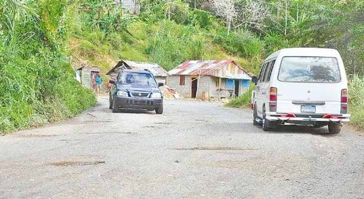 Empresarios exigen construir carreteras 