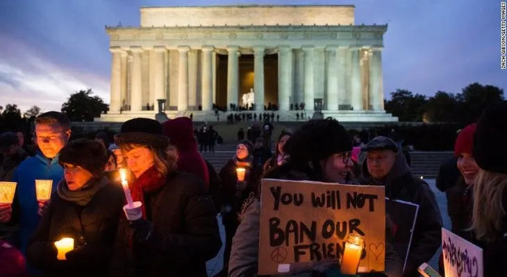 Gobierno de Trump pide a la Corte Suprema que desbloquee el decreto inmigratorio