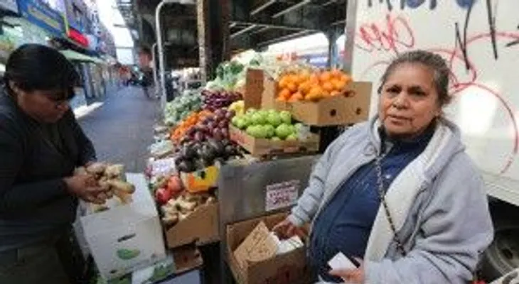 Desalojan y arrestan vendedores ambulantes en NY 