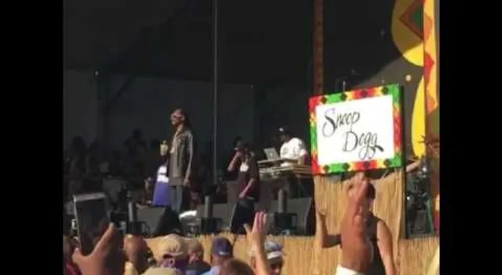 La actuación de Snoop Dog, eclipsada por una intérprete de lengua de signos