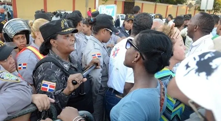 Policía impide otra vez protesta frente a OISOE