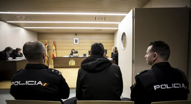Un hombre dejó que le cortaran el pene por 200 euros